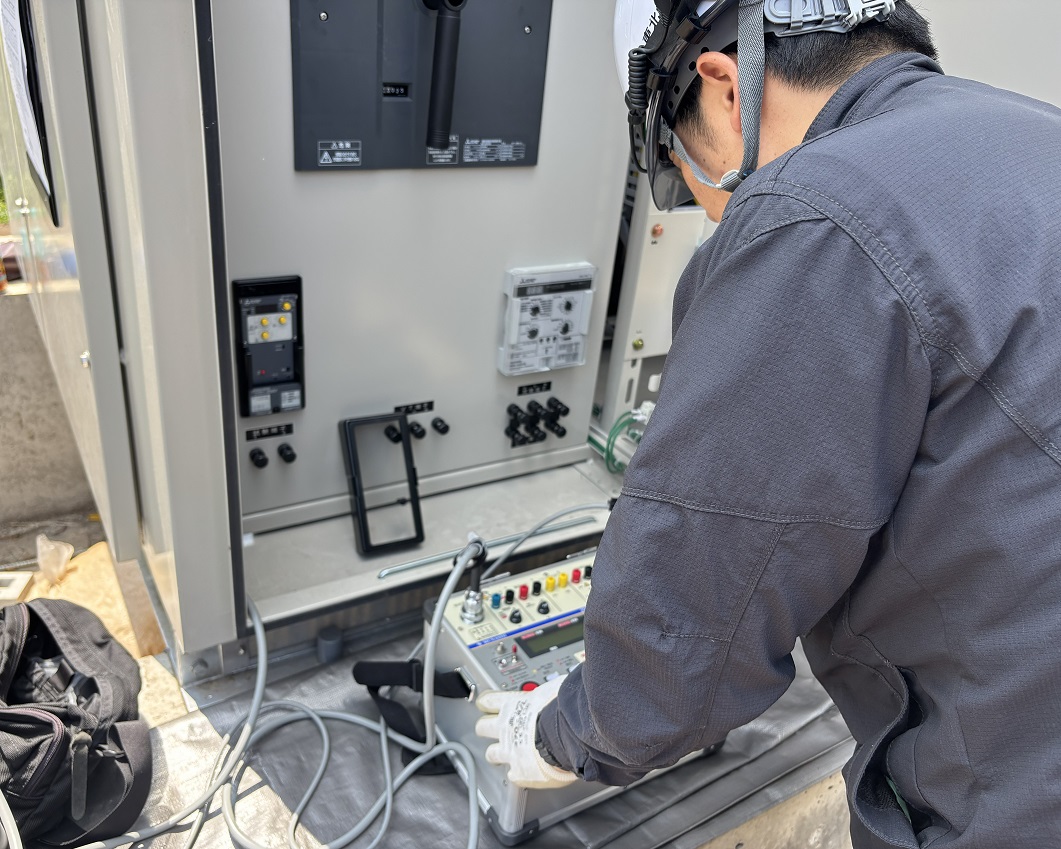 太陽光発電所 竣工検査の様子2